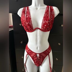 La SENZA Red Lace Underwire Bra & Garter Panty Set